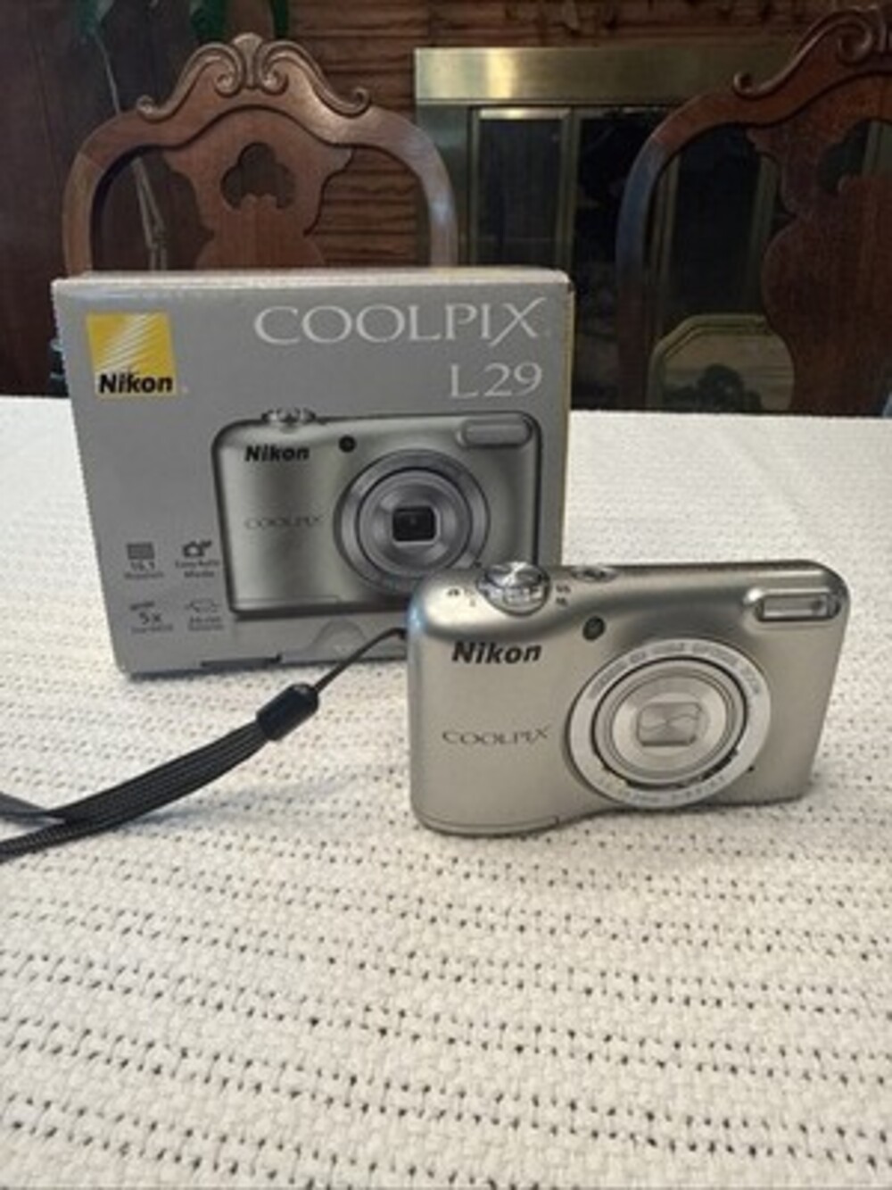 NIKON COOLPIX L29 DIGITAL COMPACT CAMERA 16.1 MP 5X ZOOM - SILVER - TESTED WORKS
